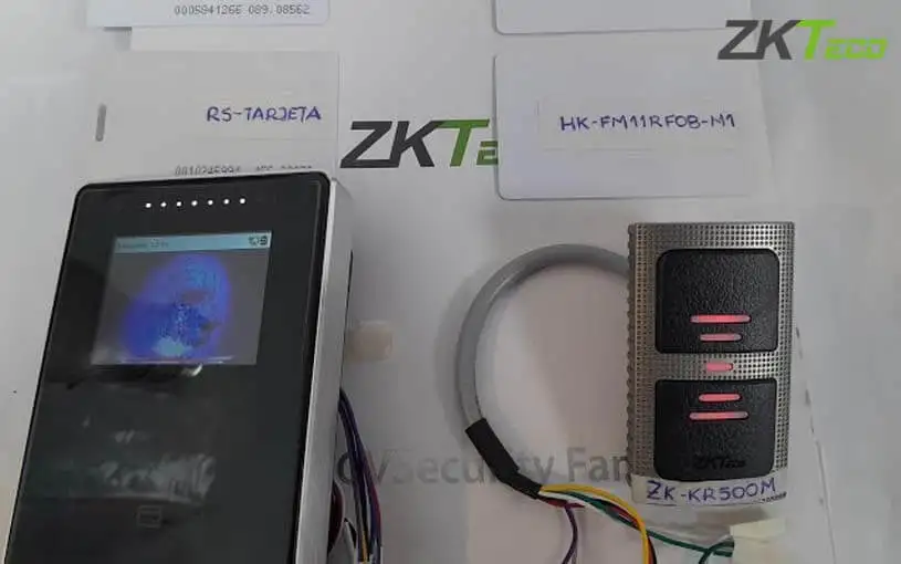Đầu đọc Mifare ZKTeco KR500M