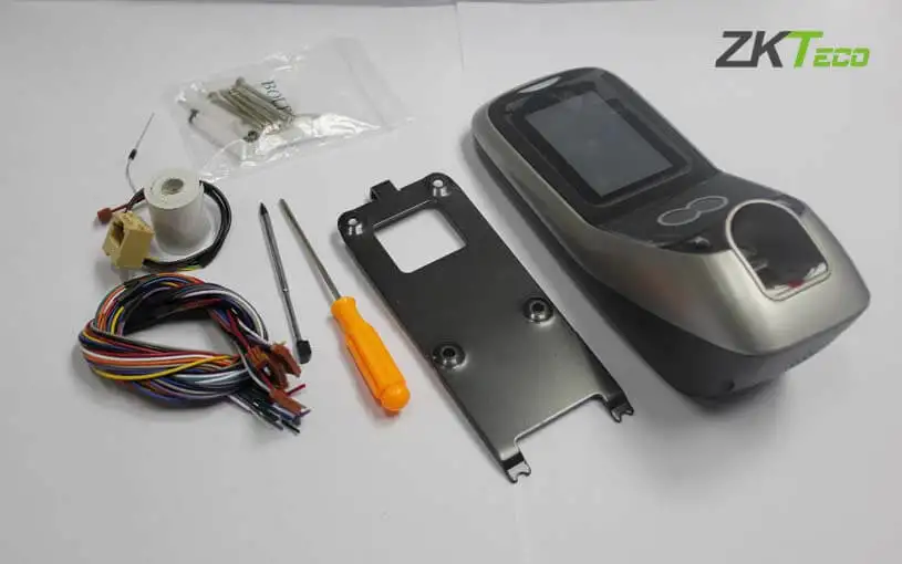 Máy chấm công khuôn mặt ZKTeco MultiBio 700