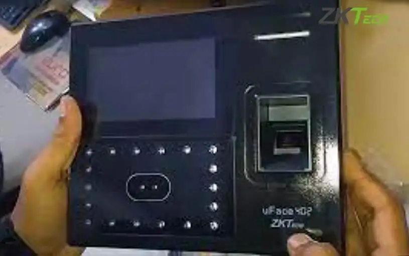 Máy chấm công khuôn mặt ZKTeco UFace 402