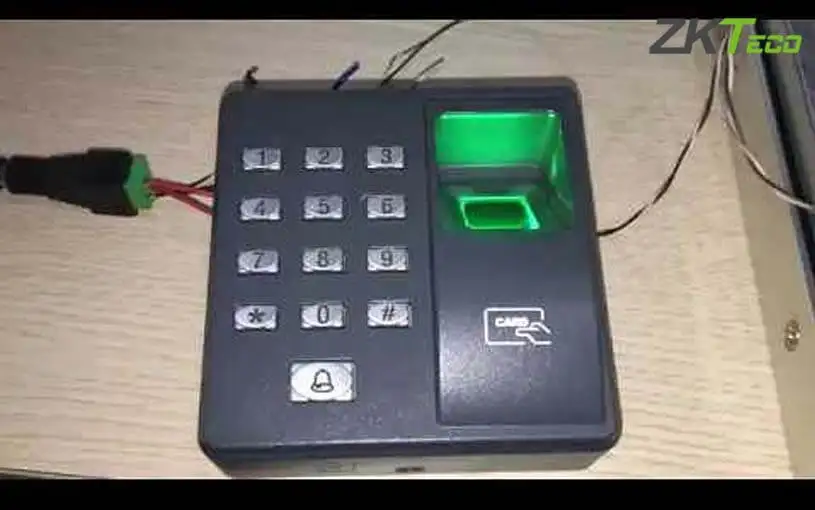 Máy chấm công vân tay ZKTeco X7