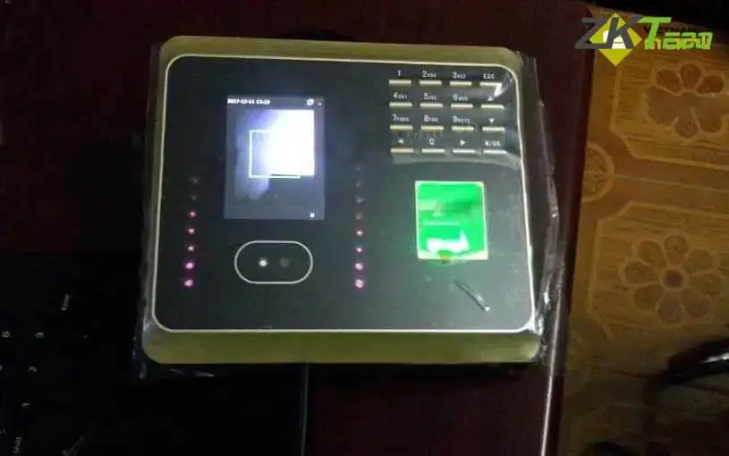 Máy chấm công khuôn mặt ZKTeco T-500F