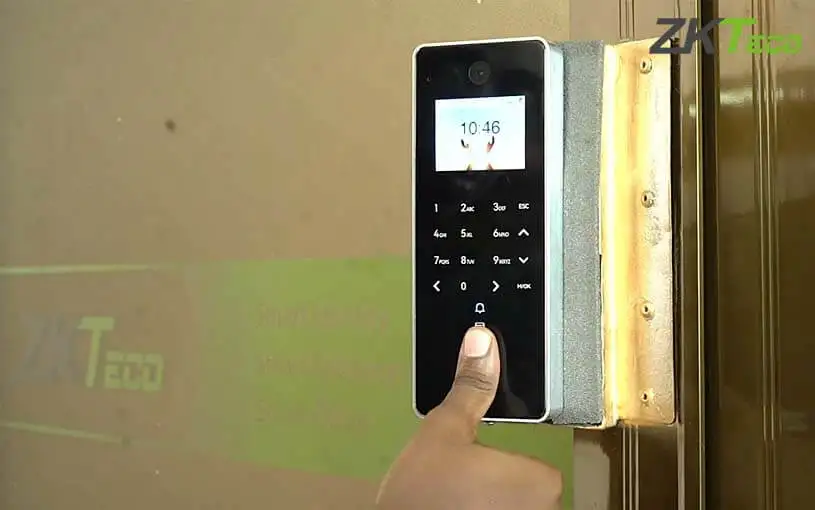 Máy chấm công kiểm soát cửa ZKTeco F35