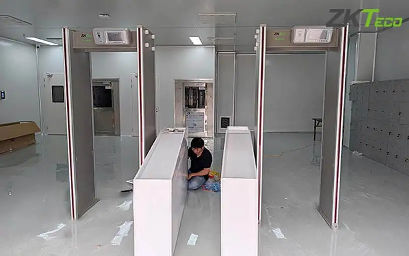 Cổng dò kim loại ZKTeco được ứng dụng tại nhiều khu vực công cộng